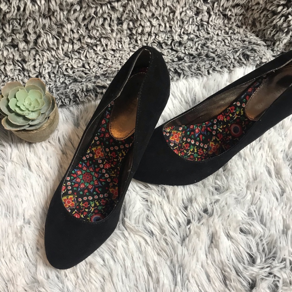 Black heels size 7